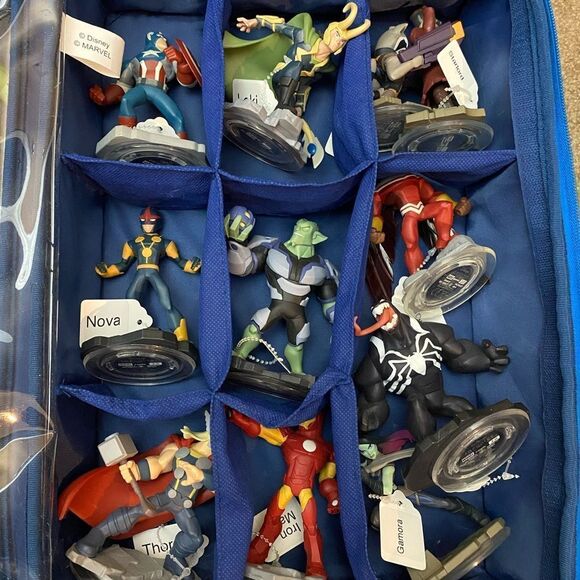 GIANT Disney Infinity Lot figures, controller, PS3 game carry case stands & more - Picture 8 of 11
